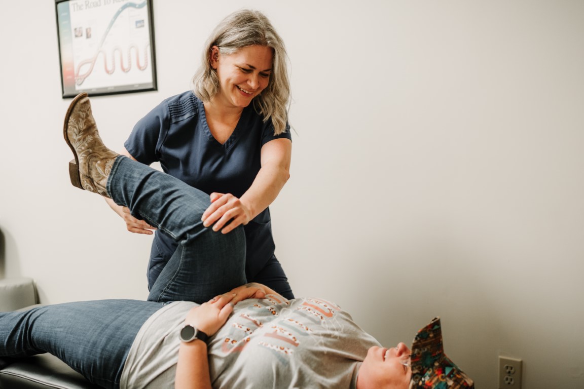 Chiropractor adjustment shoulder