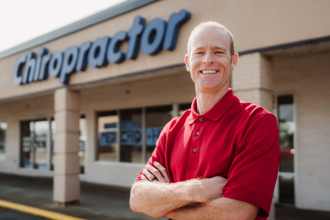 Chiropractor adjustment shoulder